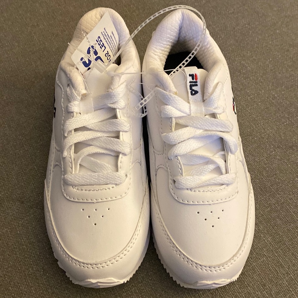 New Fila Kids White Low Top Sneakers Youth Size:1